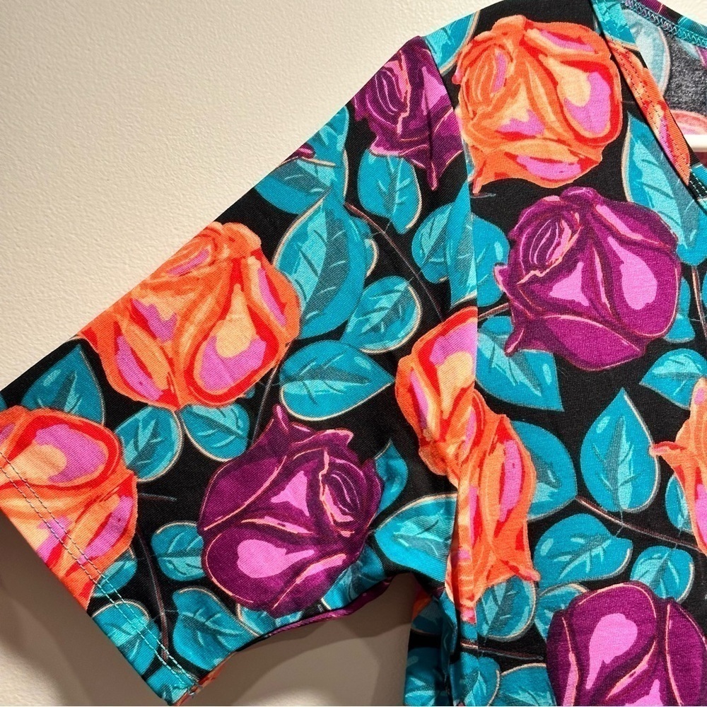 NWT LulaRoe PerfectT Swing Top Tunic Half Sleeve Loose Fit Stretchy Soft Floral - Picture 9 of 14